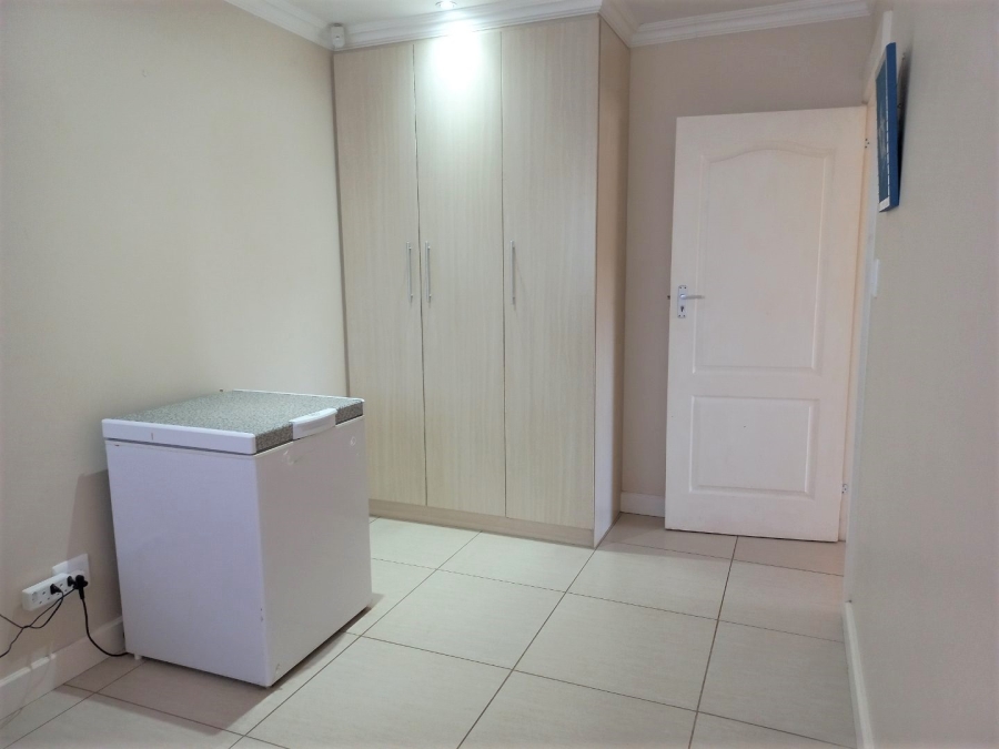 To Let 4 Bedroom Property for Rent in Kidds Beach Eastern Cape